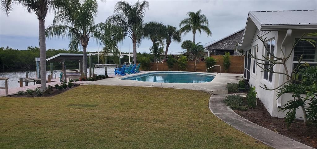 Exterior, Pool