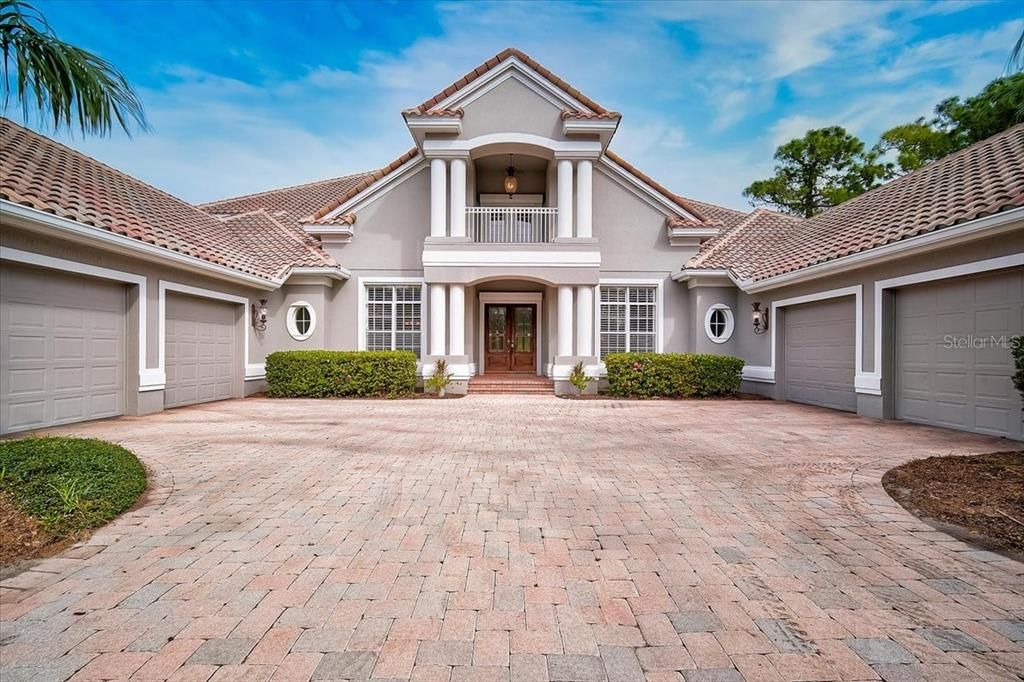 Attached, Exterior, Facade, Mediterranean