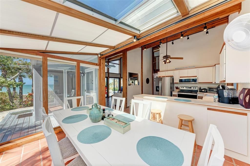 Dining room, Interior, Kitchen, Stainless Steel Appliances