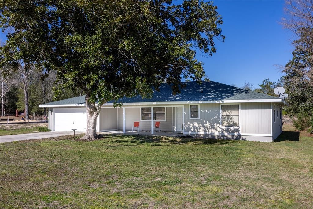 Backyard, Exterior, Facade, Ranch