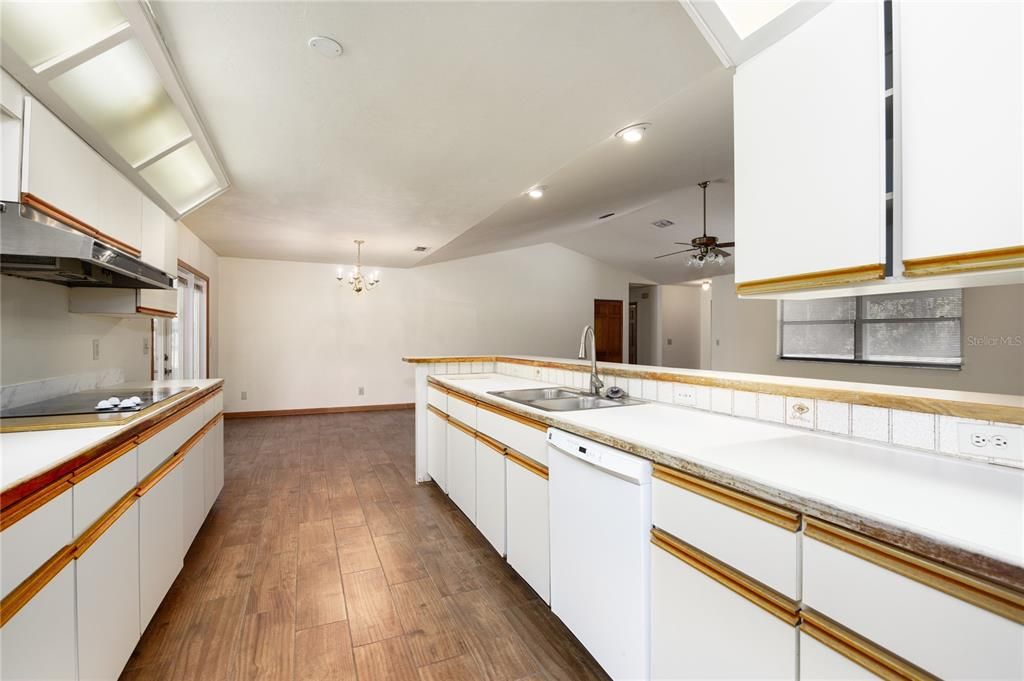 Chandelier, Interior, Kitchen, Recessed Lighting, Wood Texture Flooring