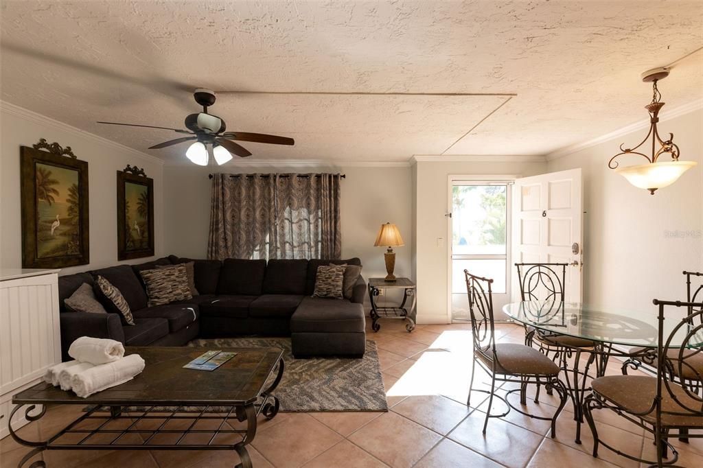 Dining room, Interior, Living room, Pendant Lights