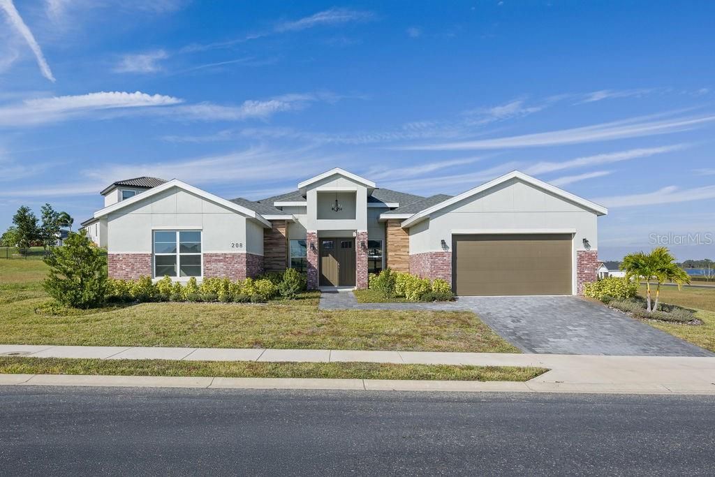 Attached, Exterior, Facade, Brick Facade, Ranch