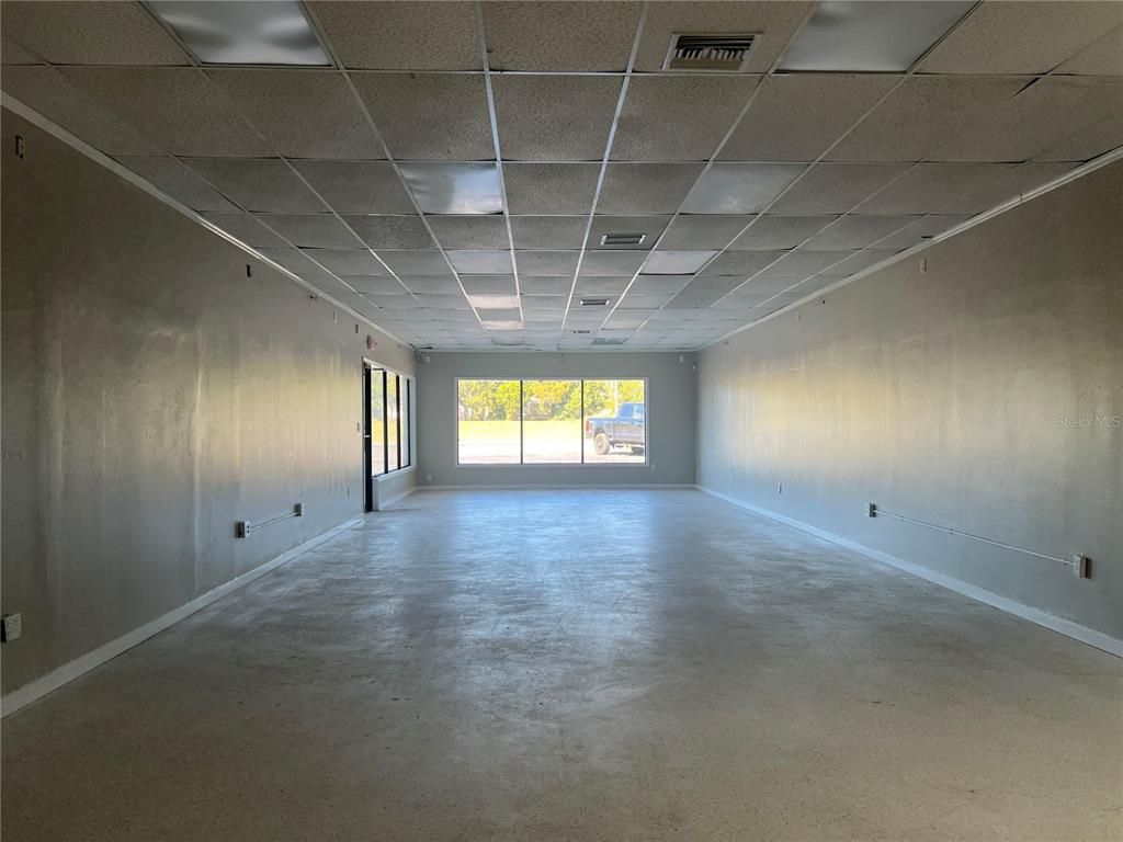 Empty room, Interior