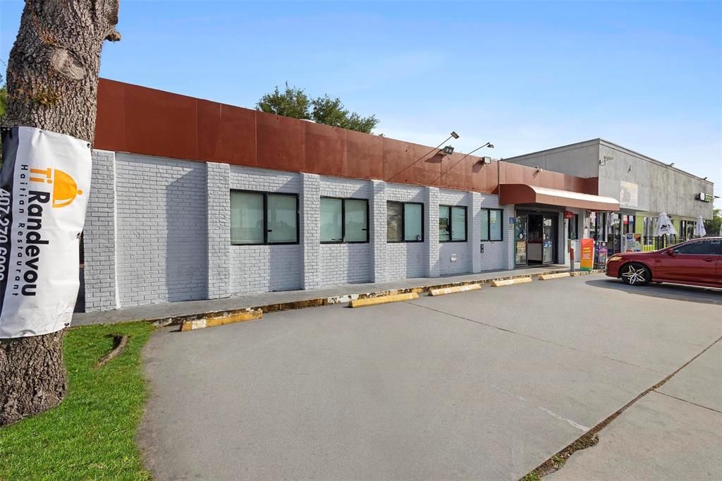 Exterior, Facade, Brick Facade, Modern