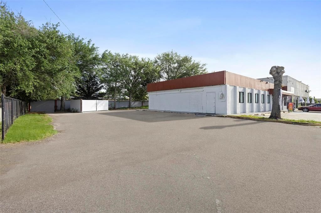 Detached Garage, Exterior