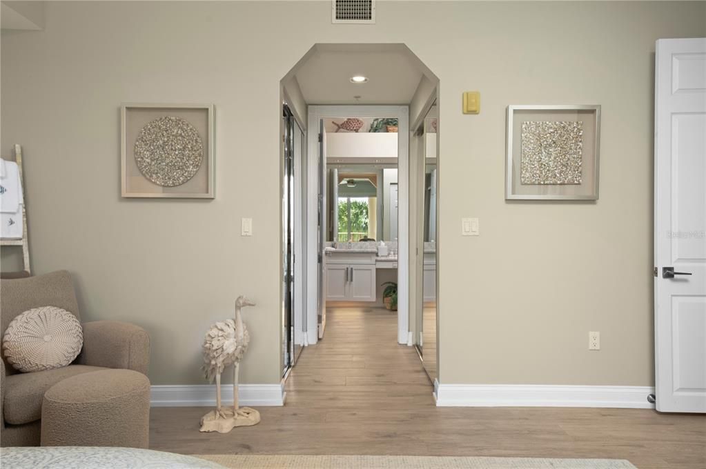 Interior, Recessed Lighting, Wood Texture Flooring
