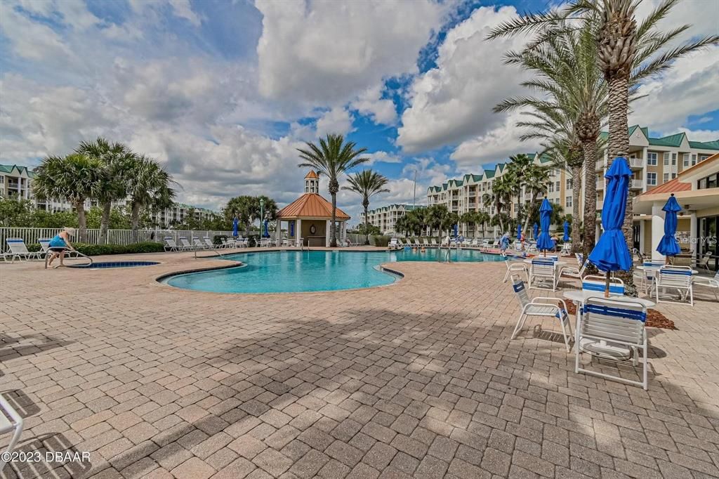 Exterior, Pool