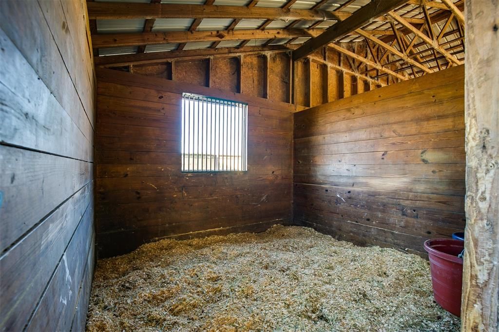 Empty room, Interior, Wooden Beams, Wooden Walls