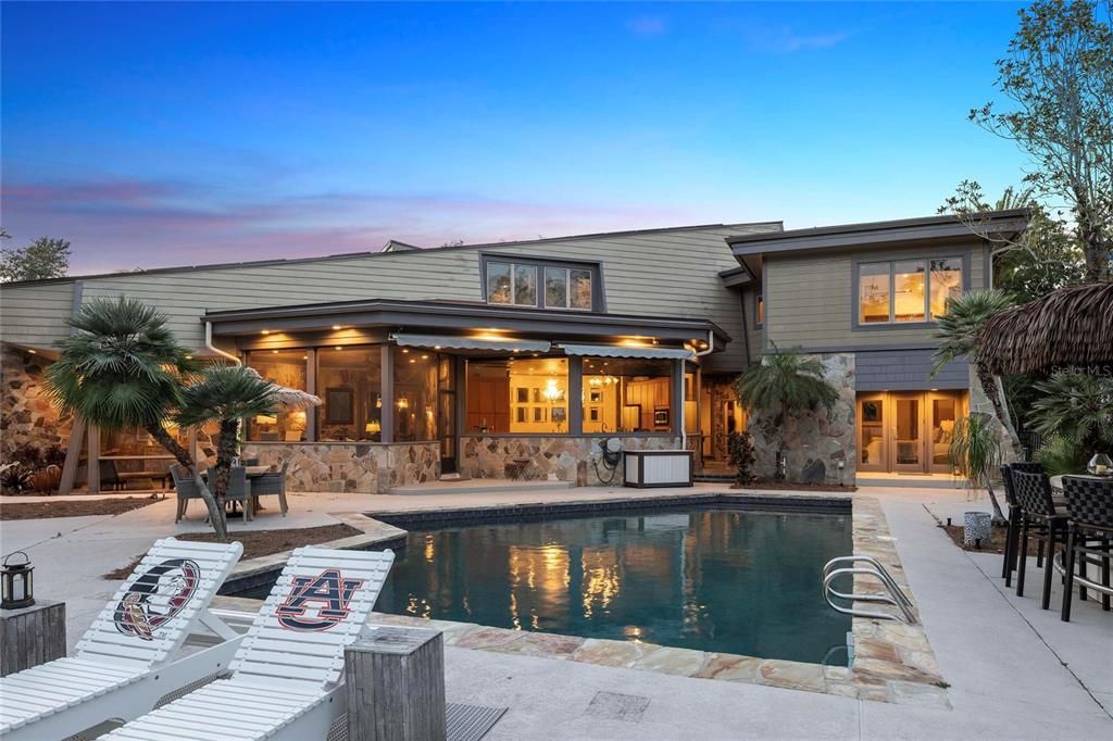 Exterior, Pool