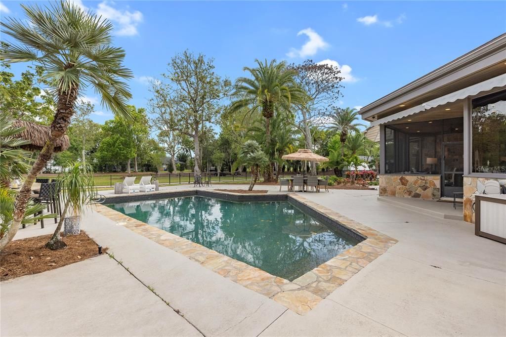 Exterior, Pool