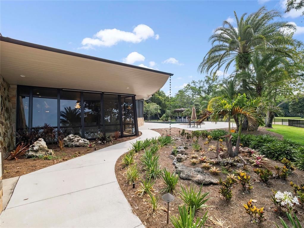 Backyard, Exterior