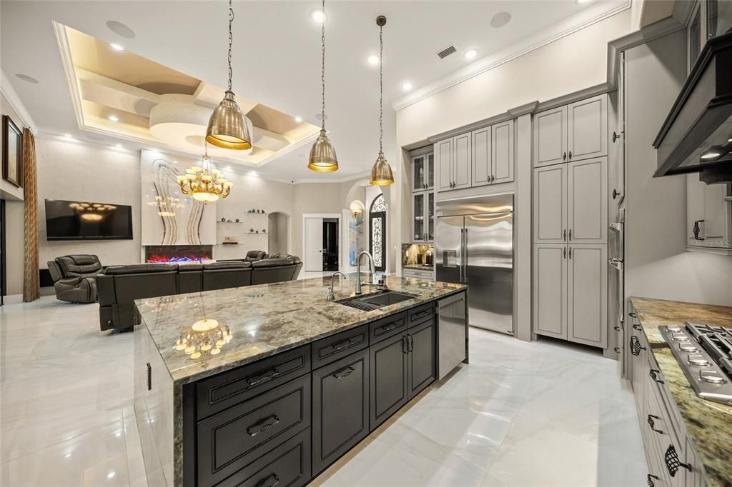 Chandelier, Interior, Kitchen, Living room, Pendant Lights, Recessed Lighting, Stainless Steel Appliances