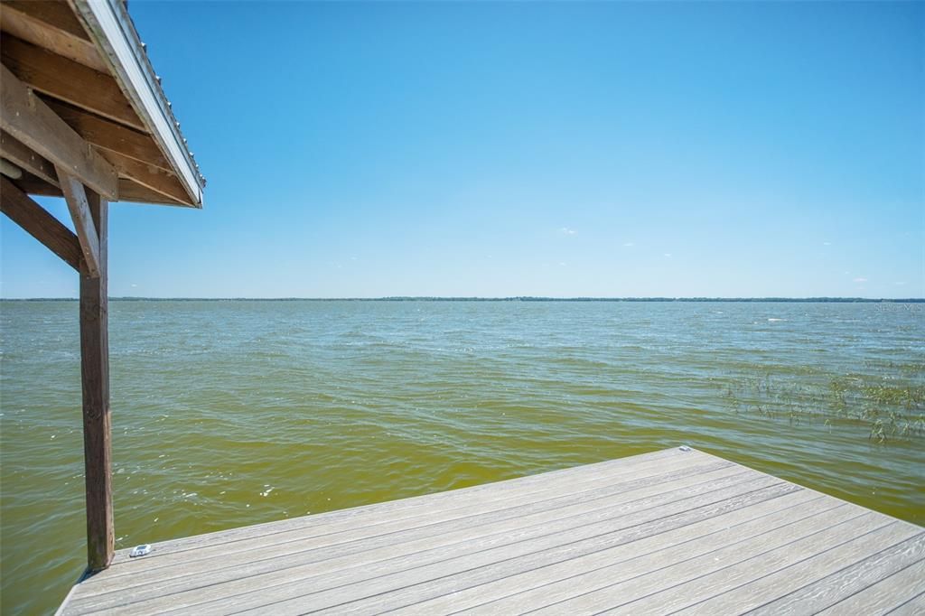 Exterior, Lake