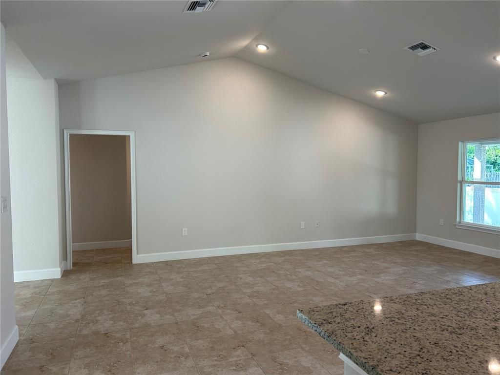 Empty room, Interior, Recessed Lighting