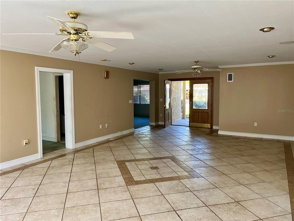 Empty room, Interior, Recessed Lighting
