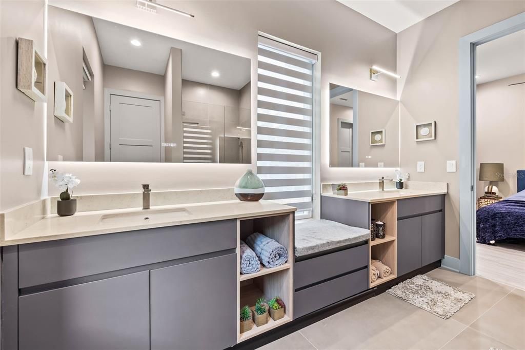 Bathroom, Dual Sink Vanities, Interior, Recessed Lighting