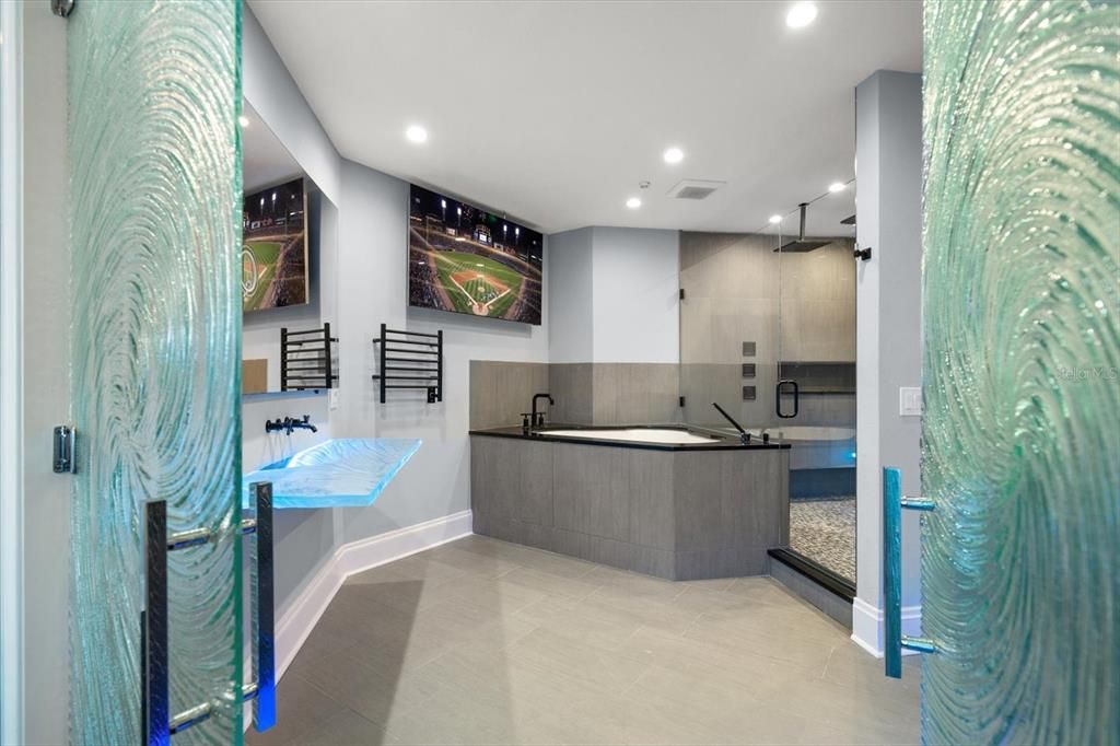 Bathroom, Interior, Recessed Lighting