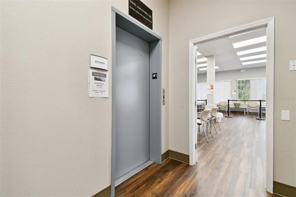 Elevator, Interior, Wood Texture Flooring
