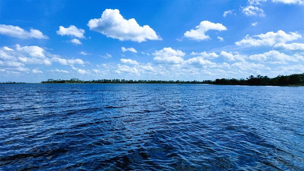 Exterior, Lake