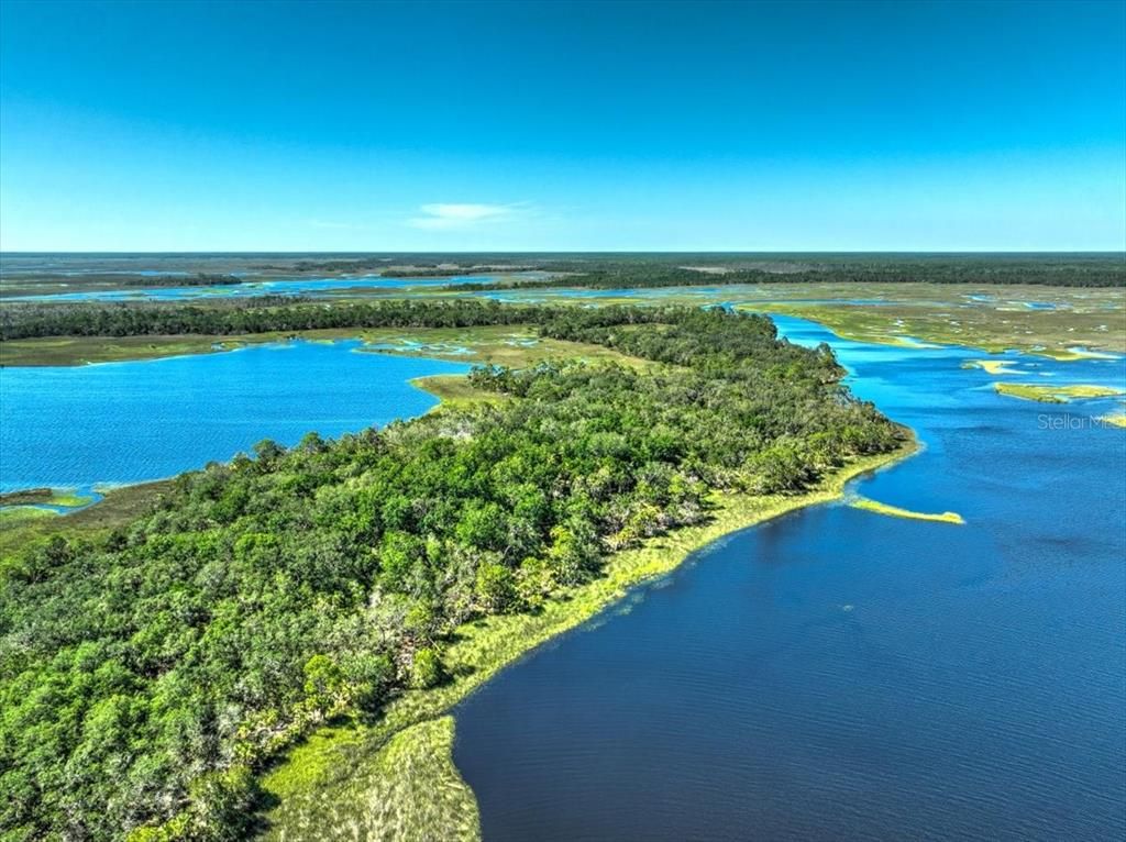 Exterior, Lake