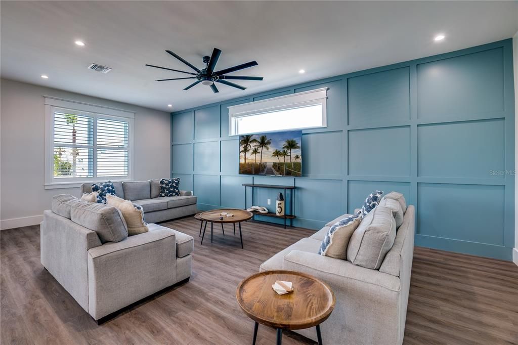 Interior, Living room, Recessed Lighting, Wood Texture Flooring