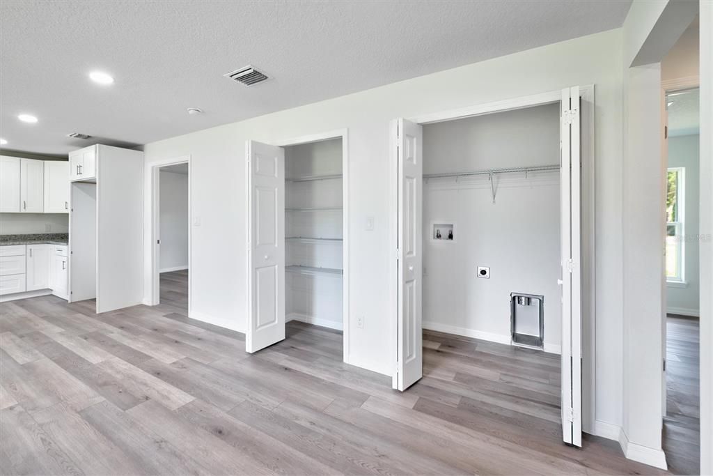 Interior, Recessed Lighting, Wood Texture Flooring