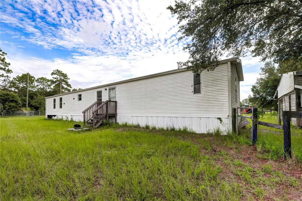Backyard, Exterior