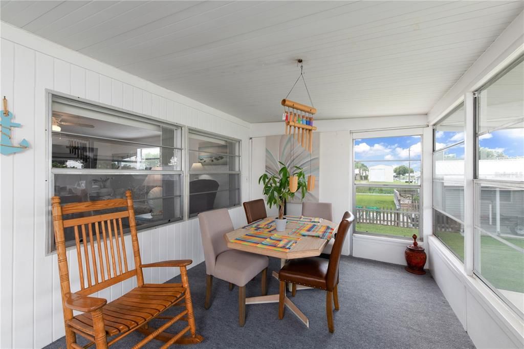 Dining room, Interior, Pendant Lights, Sun Room