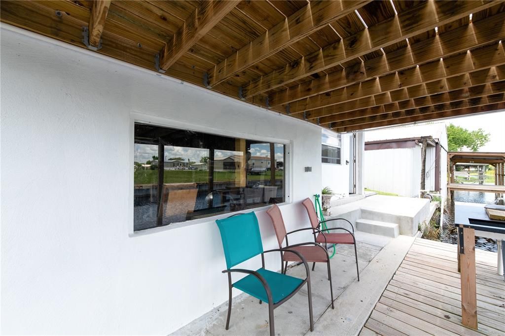 Exterior, Wooden Beams