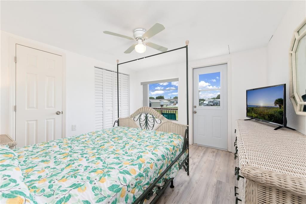 Bedroom, Interior, Water, Wood Texture Flooring