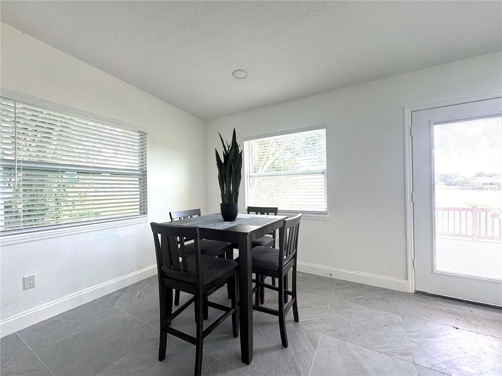 Dining room, Interior, Recessed Lighting