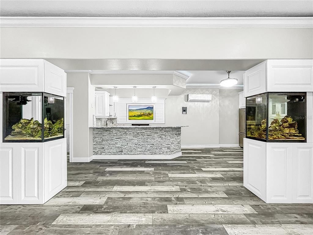 Interior, Pendant Lights, Wood Texture Flooring