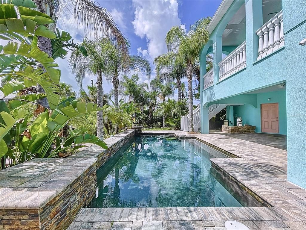 Exterior, Pool
