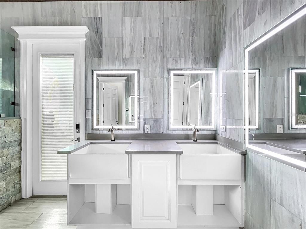 Bathroom, Dual Sink Vanities, Interior