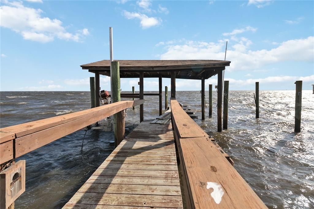 Exterior, Lake