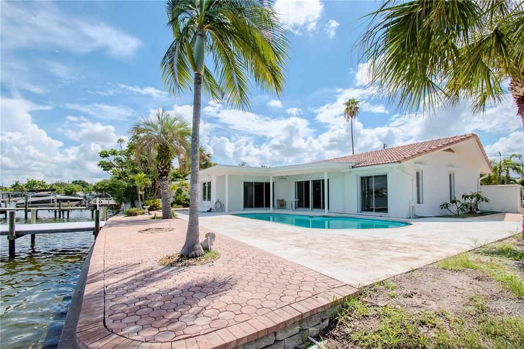 Exterior, Pool, Water