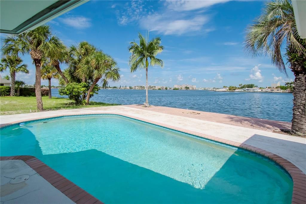 Exterior, Pool, Water