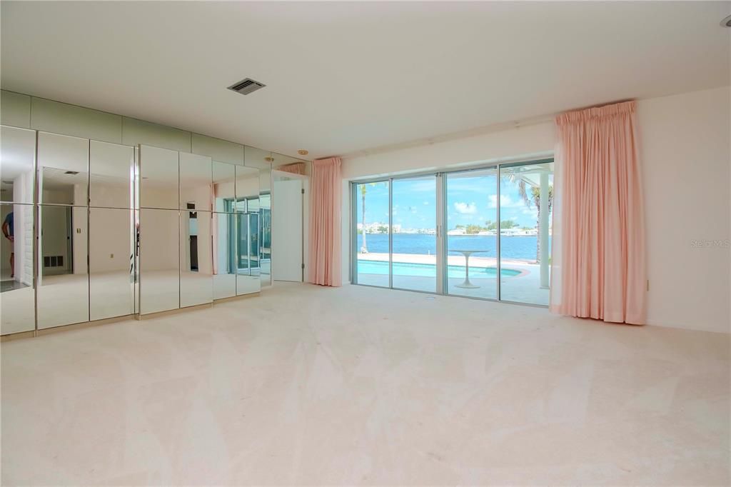 Empty room, Interior, Water