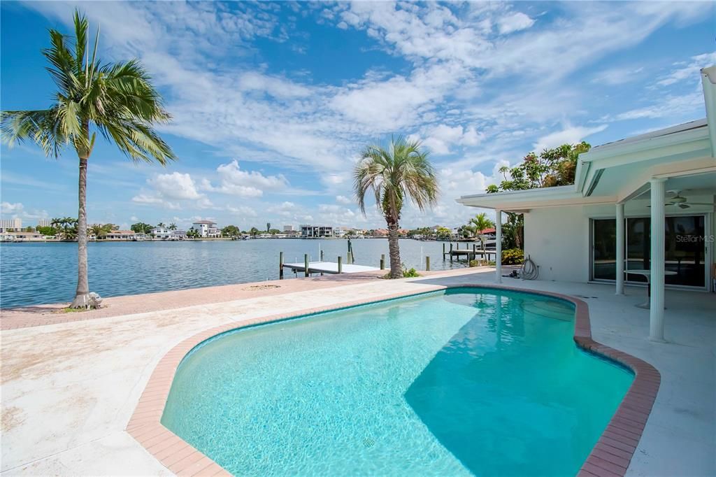 Exterior, Pool, Water