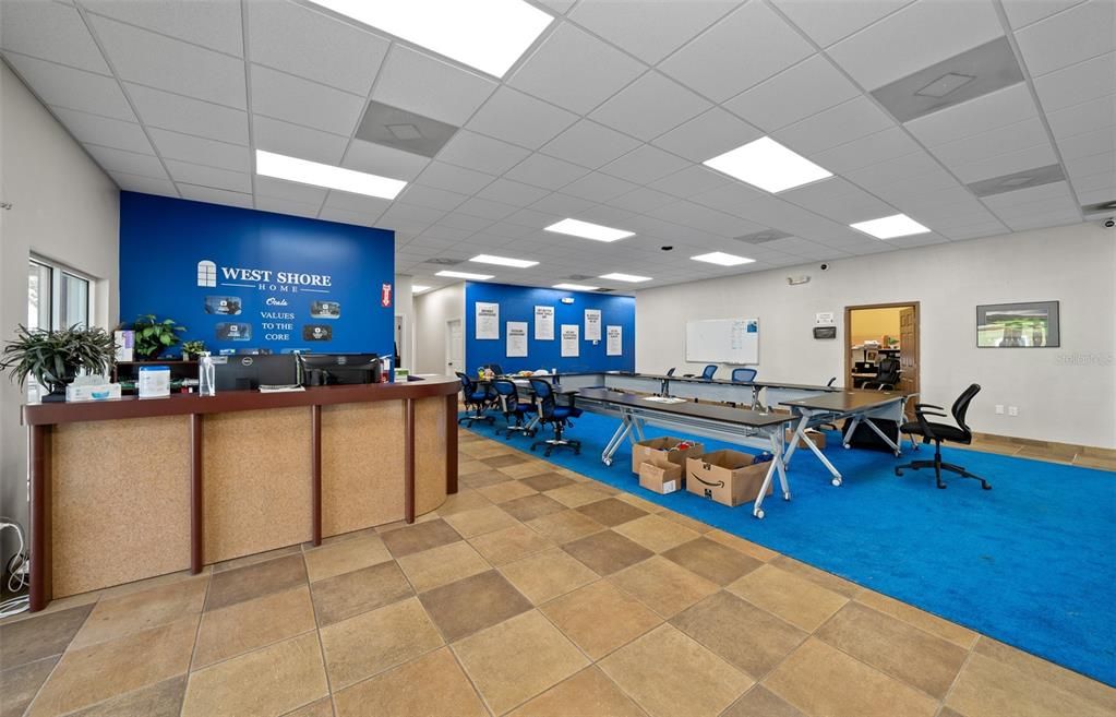 Game Room, Interior, Recessed Lighting