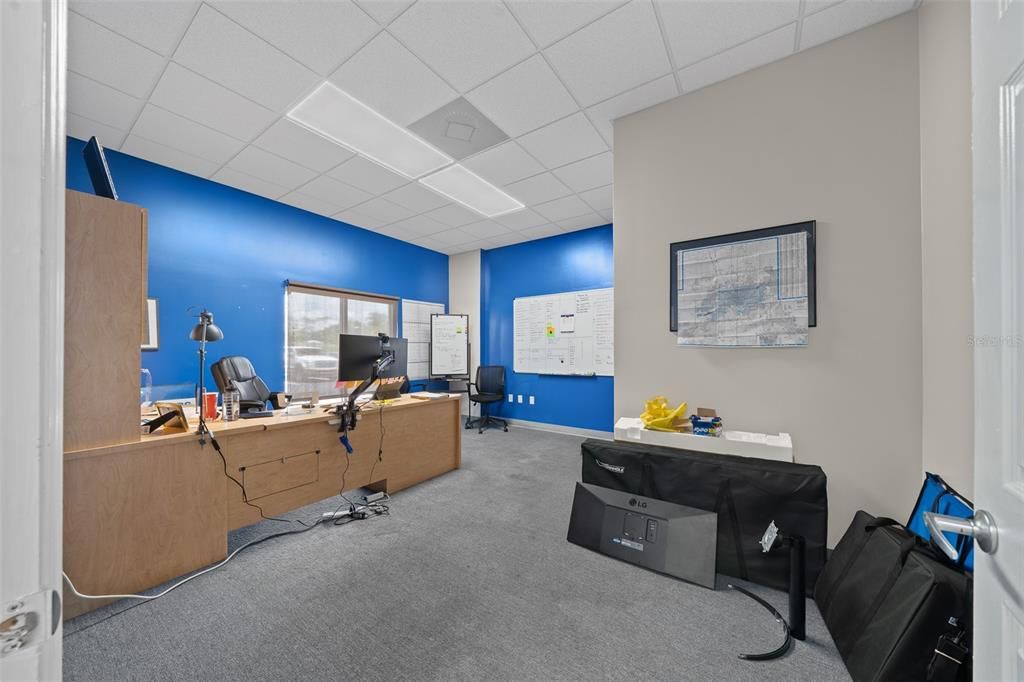 Home Office, Interior