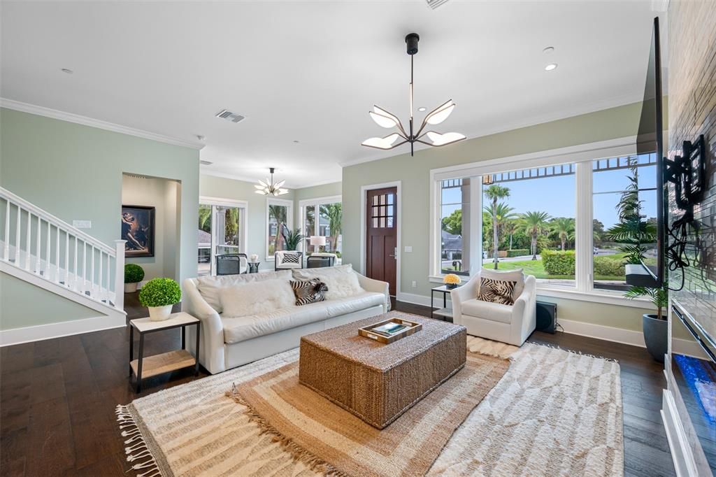Interior, Living room, Pendant Lights, Recessed Lighting, Wood Texture Flooring