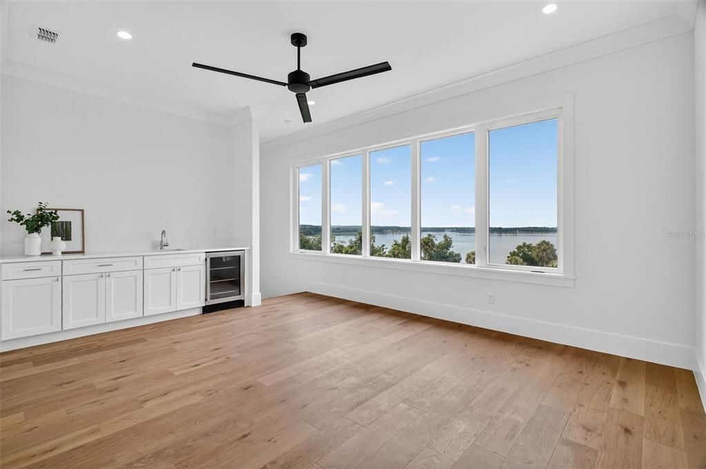 Empty room, Interior, Recessed Lighting, Water, Wood Texture Flooring