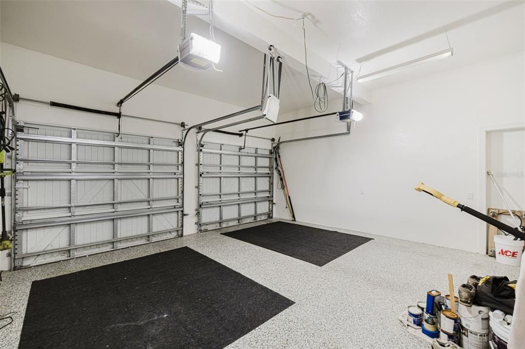 Garage, Interior