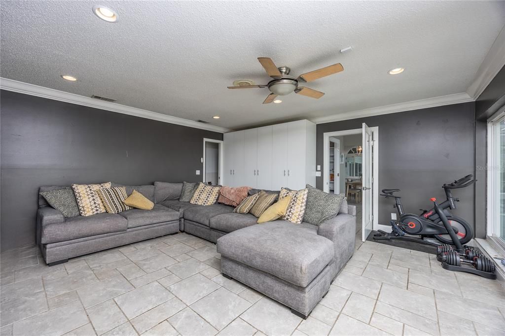 Fitness Equipment, Interior, Living room, Recessed Lighting