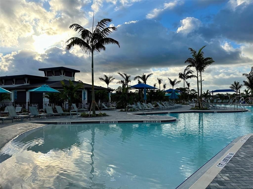 Exterior, Pool