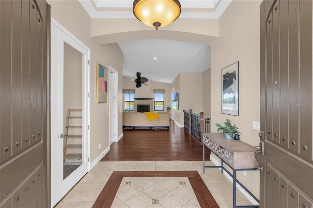 Interior, Recessed Lighting, Wood Texture Flooring