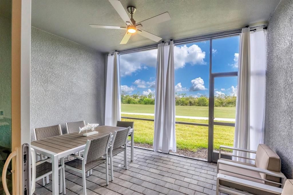 Dining room, Interior, Sun Room, Water