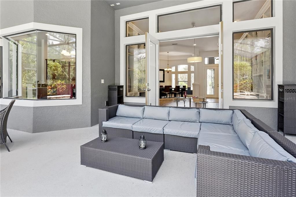 Dining room, Interior, Living room, Pendant Lights